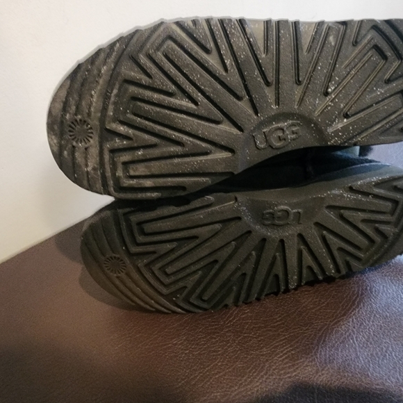 UGG Classic Cuff Short Boots Women’s Size 6.5 - Picture 5 of 6